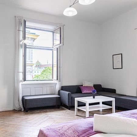 Cozy 2Br Apt. Near Akh Hospital-Ideal For Longstay Viena Exterior foto