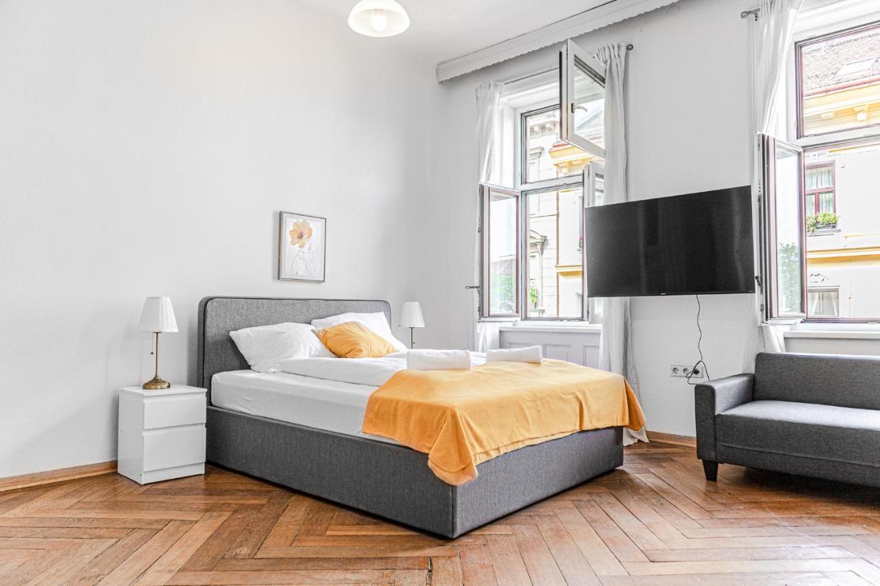 Cozy 2Br Apt. Near Akh Hospital-Ideal For Longstay Viena Exterior foto